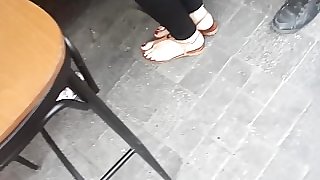 candid teens, sexy shaped red toes and feet